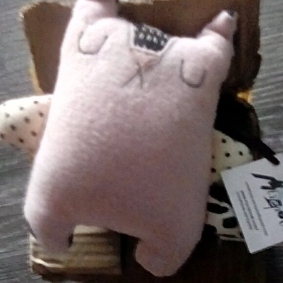 Pink spotted plush cat toy - Picture 1 of 2